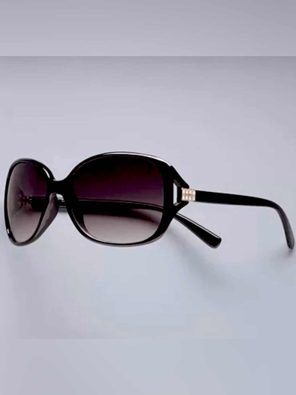 Vera Wang Simply Vera Sunglasses